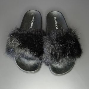 3/20 Fuzzy Fashion Nova Slip on Sandal